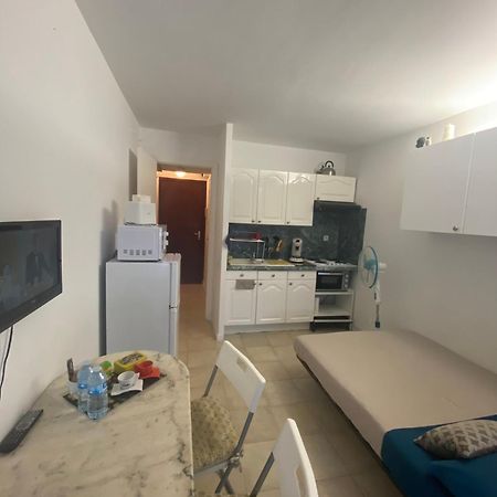 Joli Studio Neuf Av Terrasse A 50 M De La Mer Et Gare Roquebrune-Cap-Martin Eksteriør bilde