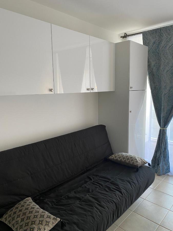 Joli Studio Neuf Av Terrasse A 50 M De La Mer Et Gare Roquebrune-Cap-Martin Eksteriør bilde