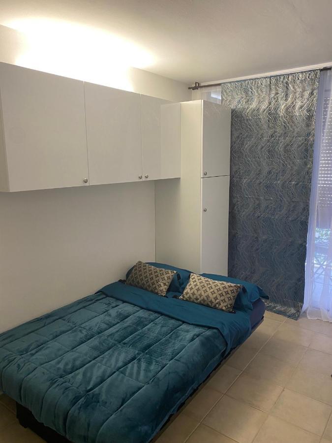 Joli Studio Neuf Av Terrasse A 50 M De La Mer Et Gare Roquebrune-Cap-Martin Eksteriør bilde