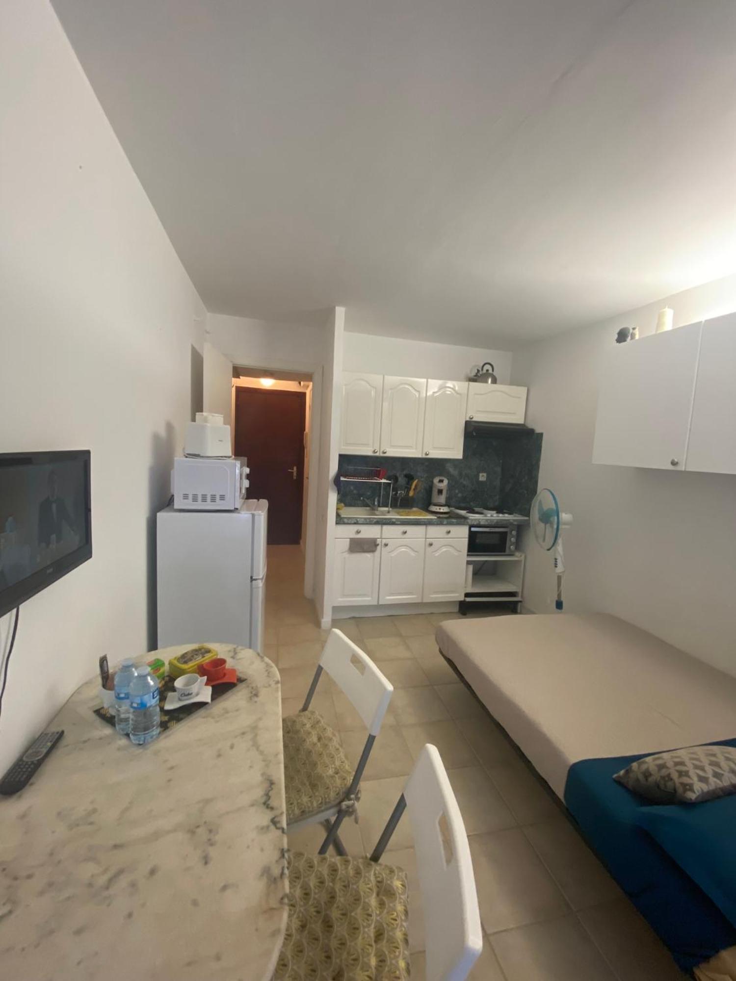 Joli Studio Neuf Av Terrasse A 50 M De La Mer Et Gare Roquebrune-Cap-Martin Eksteriør bilde