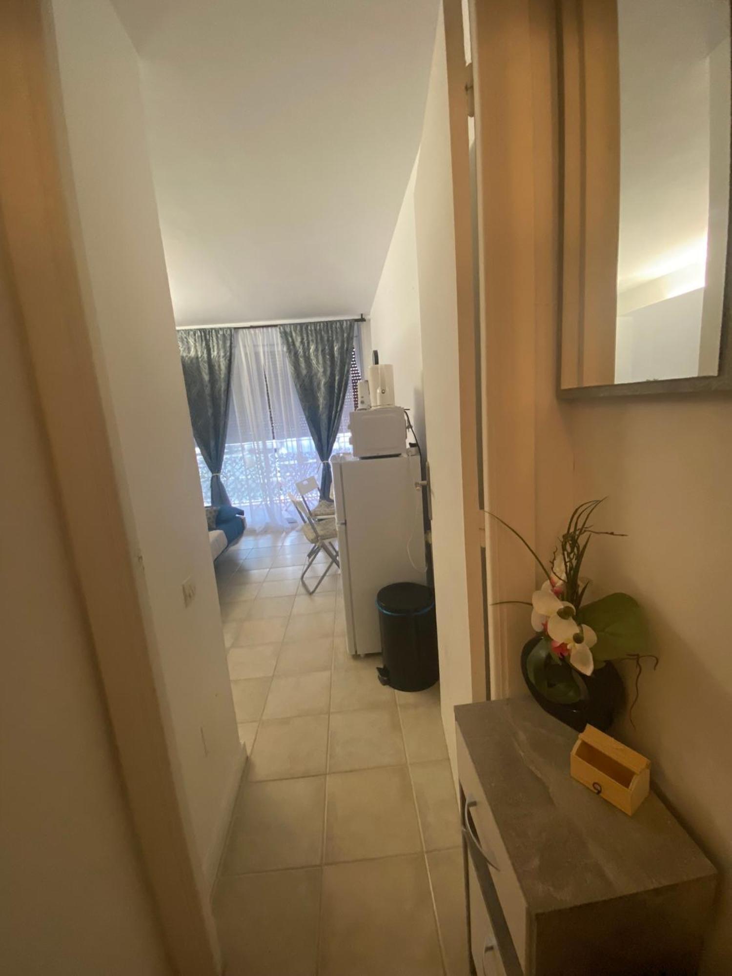 Joli Studio Neuf Av Terrasse A 50 M De La Mer Et Gare Roquebrune-Cap-Martin Eksteriør bilde